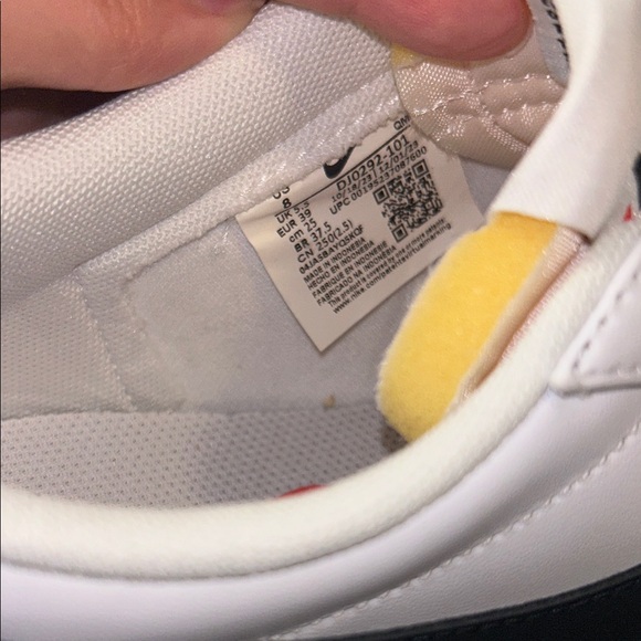 Nike Women’s platform sneakers - Picture 4 of 5